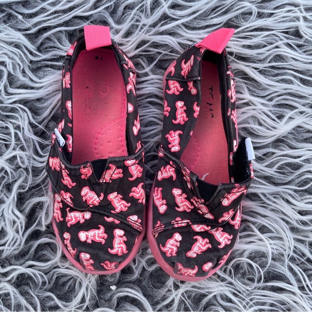 TOMS Alpargata TRex Toddler Girls Pink Flats Casual Glow In The Dark As 8 Dino.